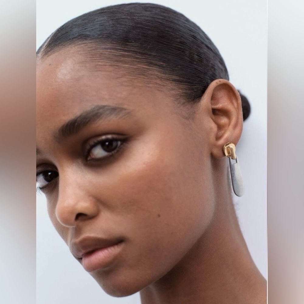 ZARA NEW WOMAN SS24 GOLD / SILVER
EARRINGS WITH ZIP PULL TAB REF:1856/048 - Picture 7 of 12